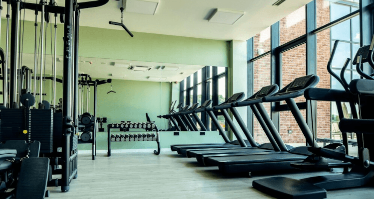 Trabalhar em academia para ser personal trainer