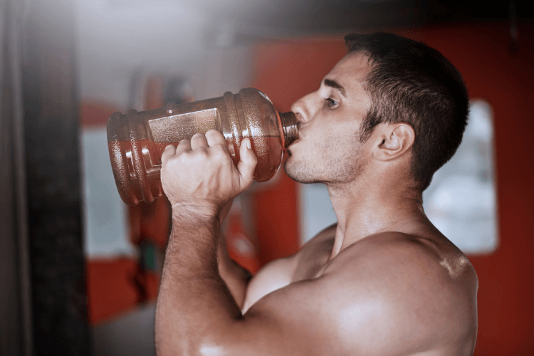 Suplementação Pré-Treino: O Que Funciona, O Que É Hype e O Que Você Não Precisa Gastar